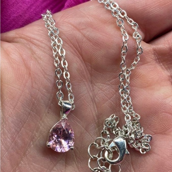 Avon Teardrop Necklace - Picture 2 of 2